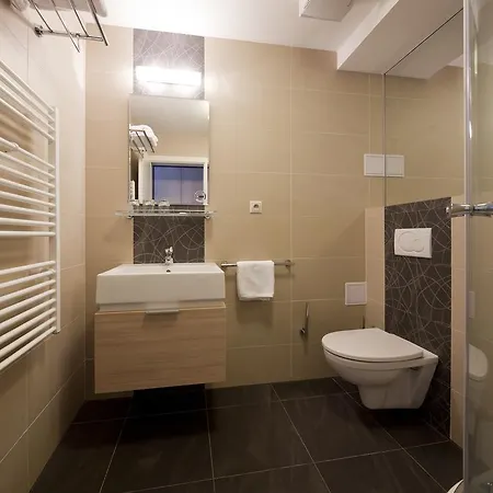 فندق Hotel Green دولني كوبين