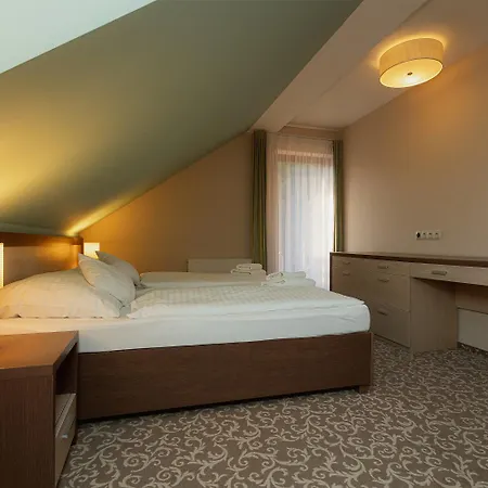 فندق Hotel Green دولني كوبين