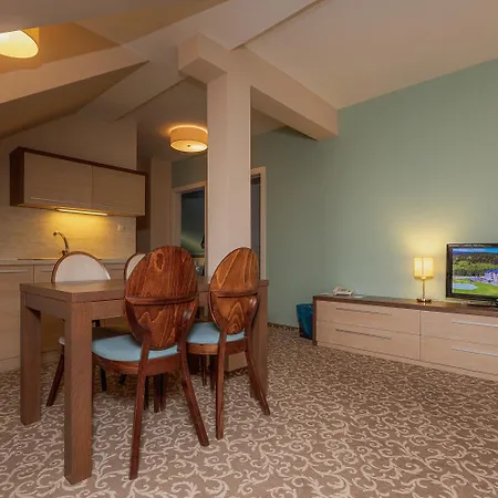 Hotel Green فندق دولني كوبين