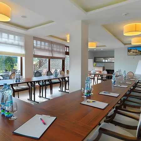Hotel Green فندق دولني كوبين
